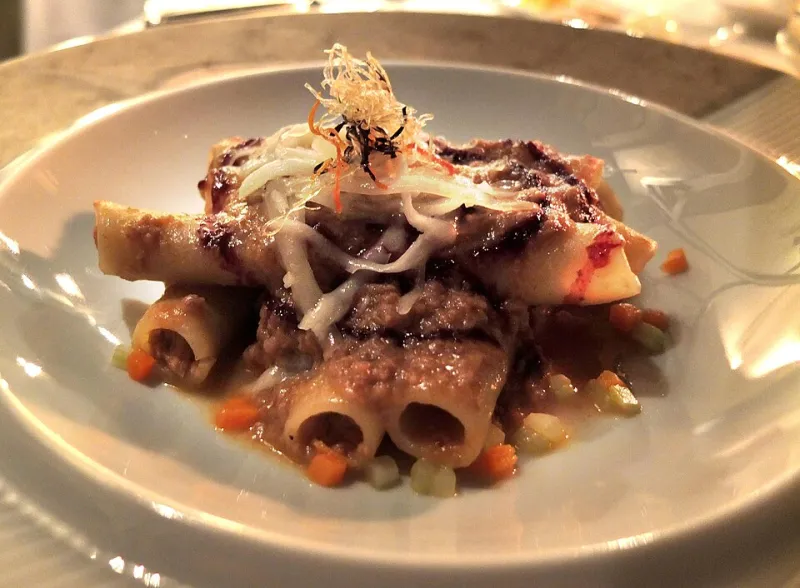 La Genovese Napoletana: Tutti i Segreti di un Ragù che Profuma di Casa