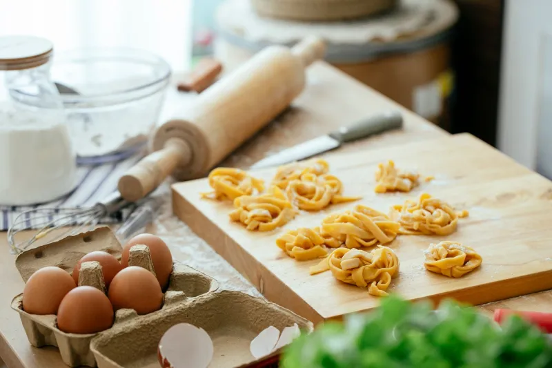 Le Mani in Pasta: Guida Napoletana all'Impasto Fresco Fatto in Casa